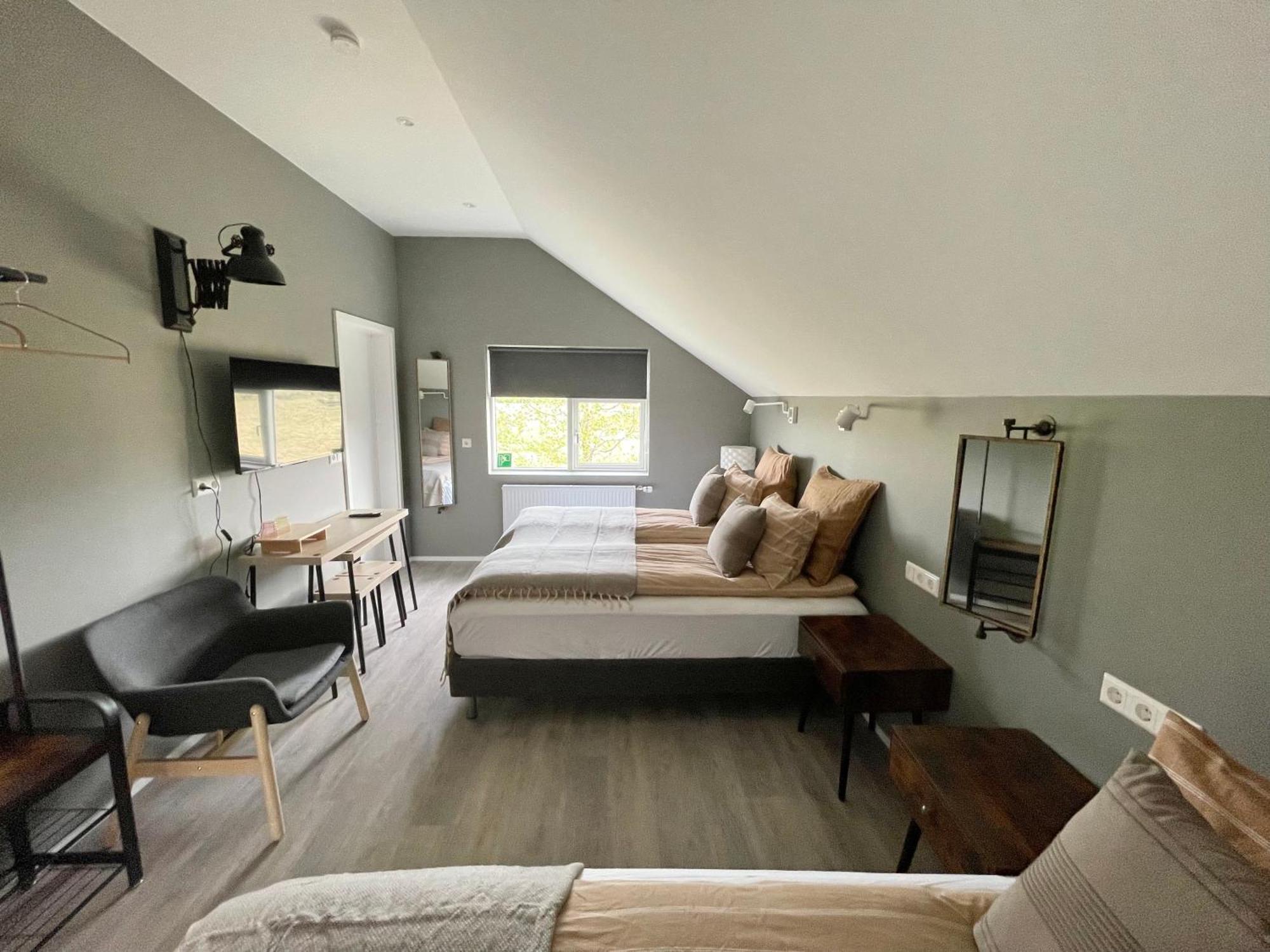 Lindarholl Guesthouse Stori-Bakki Eksteriør billede