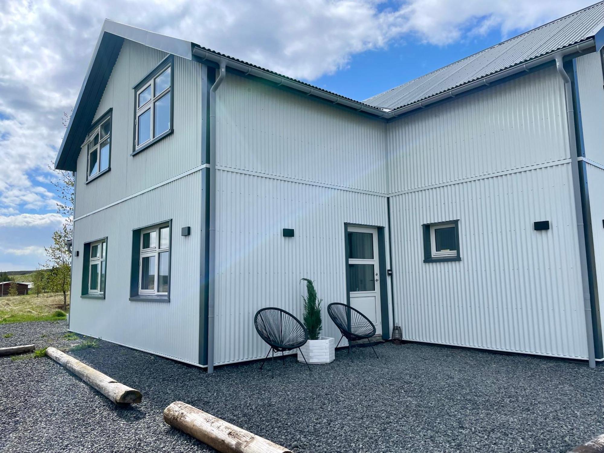 Lindarholl Guesthouse Stori-Bakki Eksteriør billede