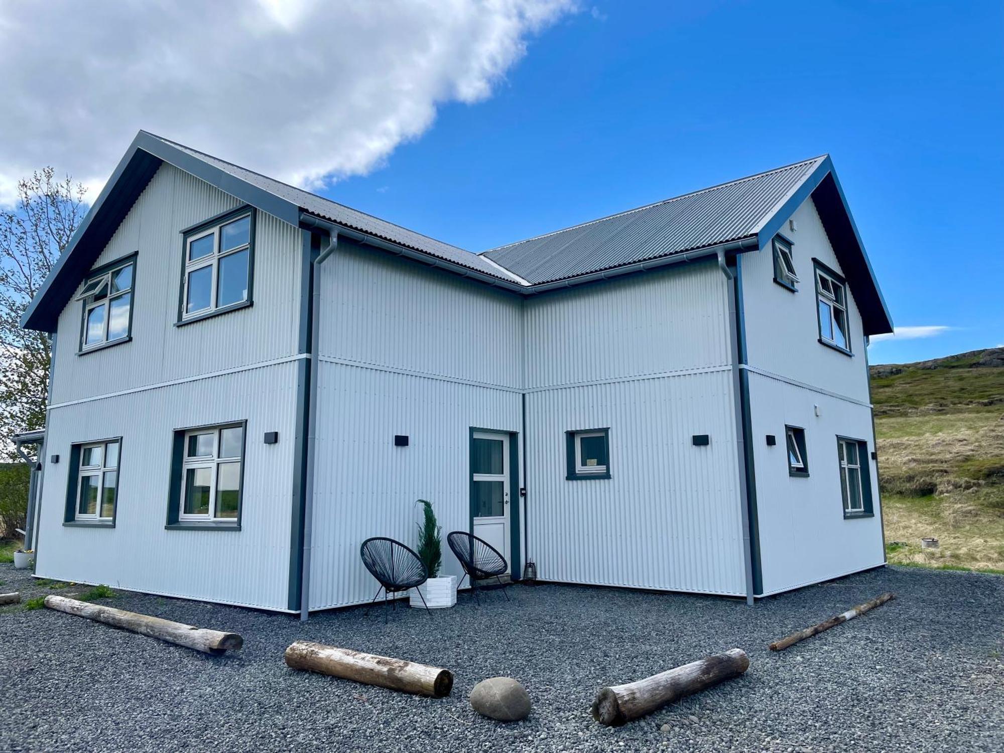 Lindarholl Guesthouse Stori-Bakki Eksteriør billede